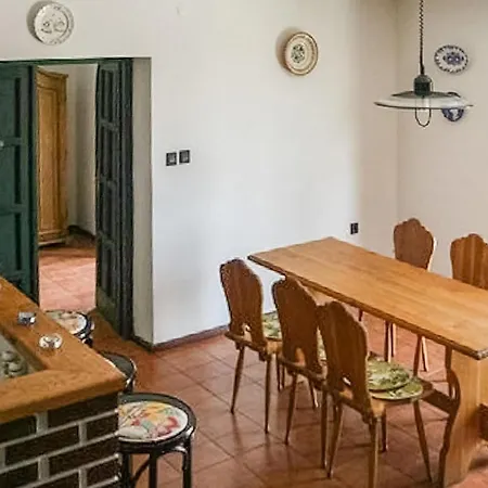 Amazing In W/ 4 Bedrooms Nyaraló